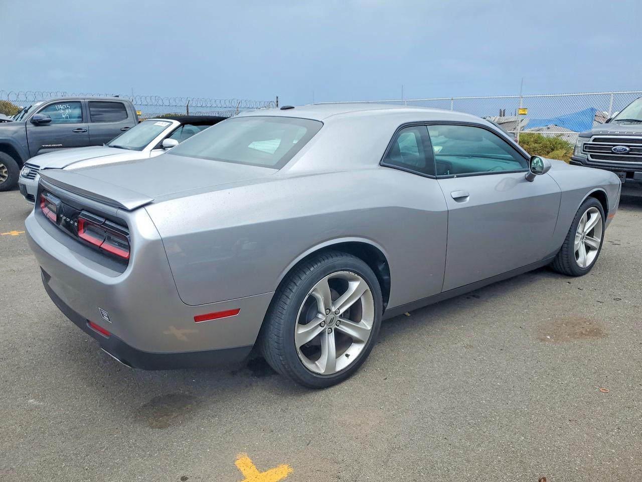 2017 Dodge Challenger Sxt - zdjęcie 3