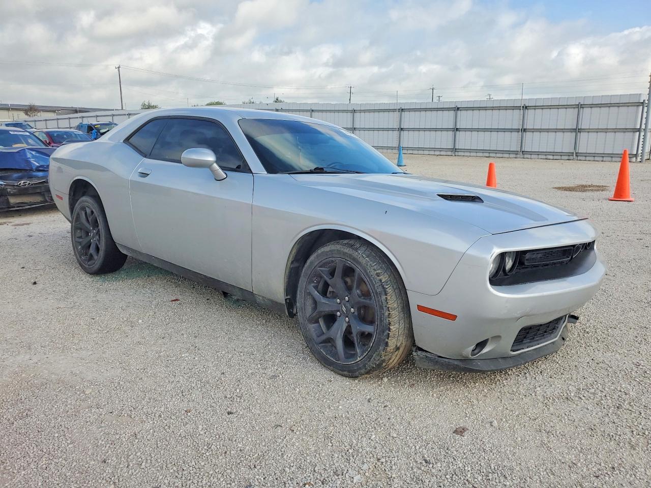 2020 Dodge Challenger Sxt - zdjęcie 4