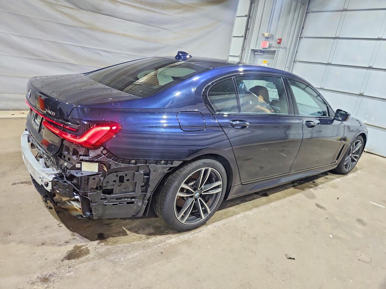 2020 BMW Seria 7 740i - zdjęcie 3