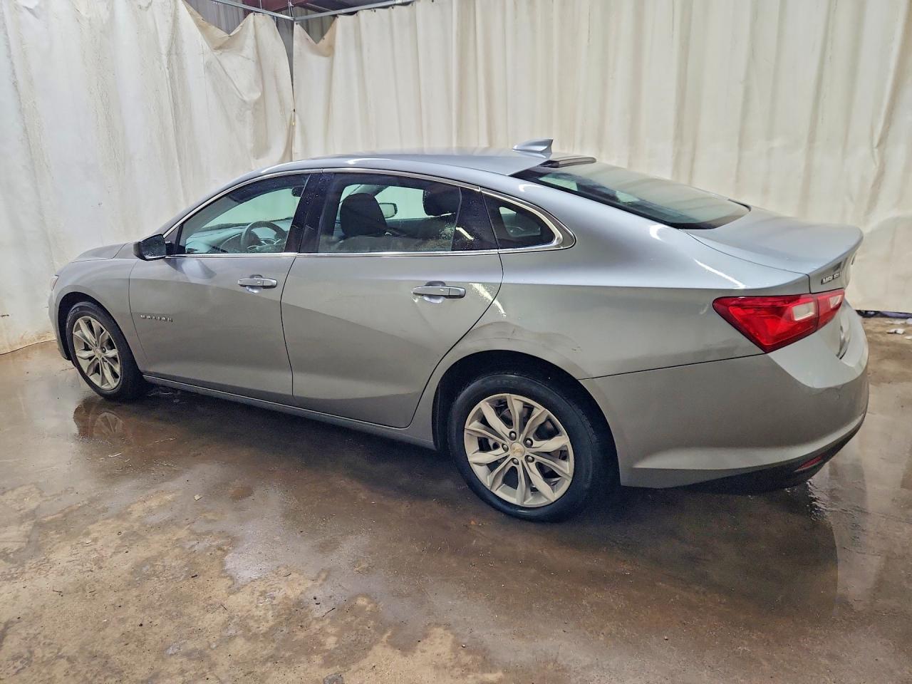 2025 Chevrolet Malibu Lt - zdjęcie 2
