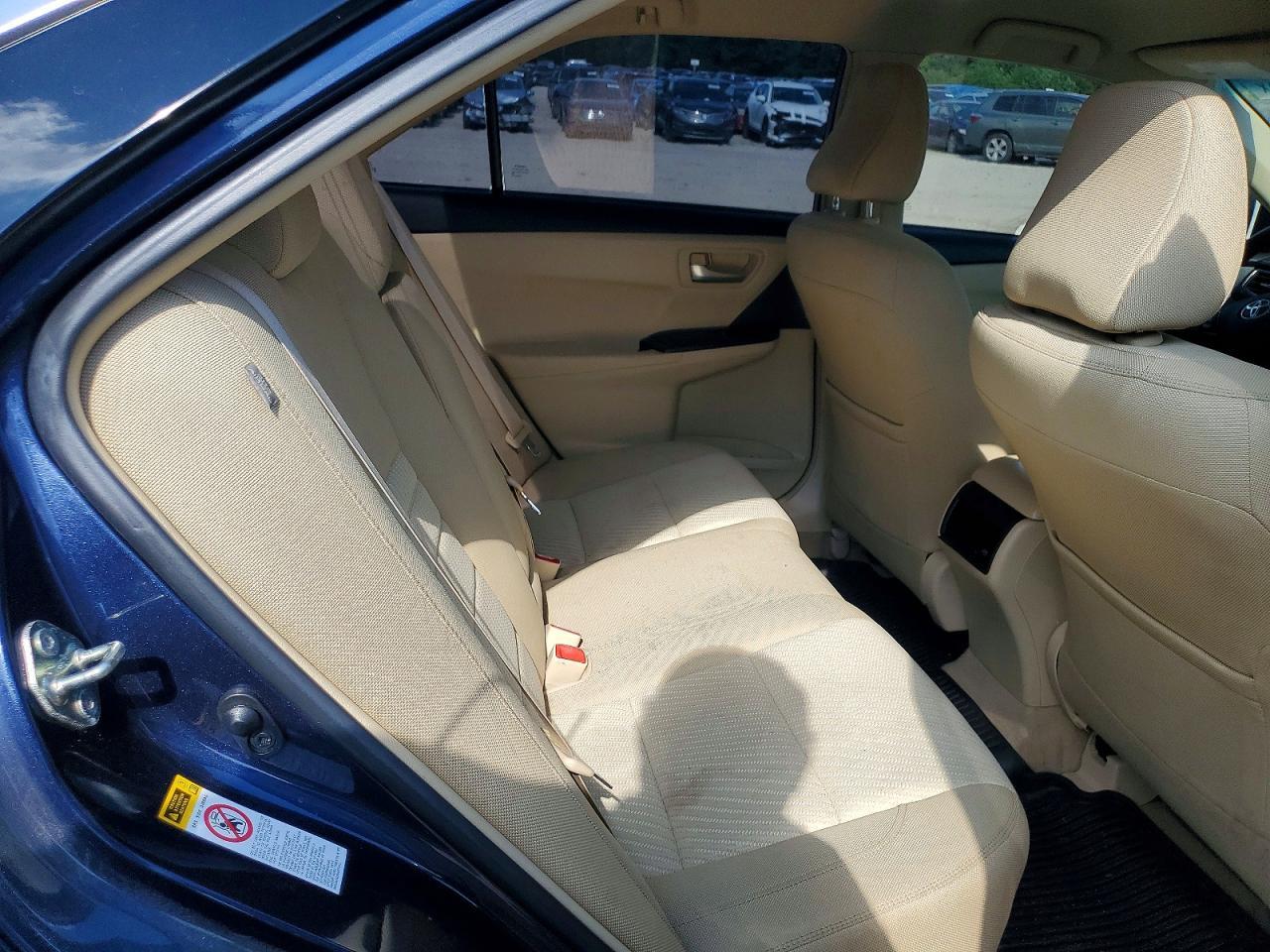2017 Toyota Camry Le - zdjęcie 10
