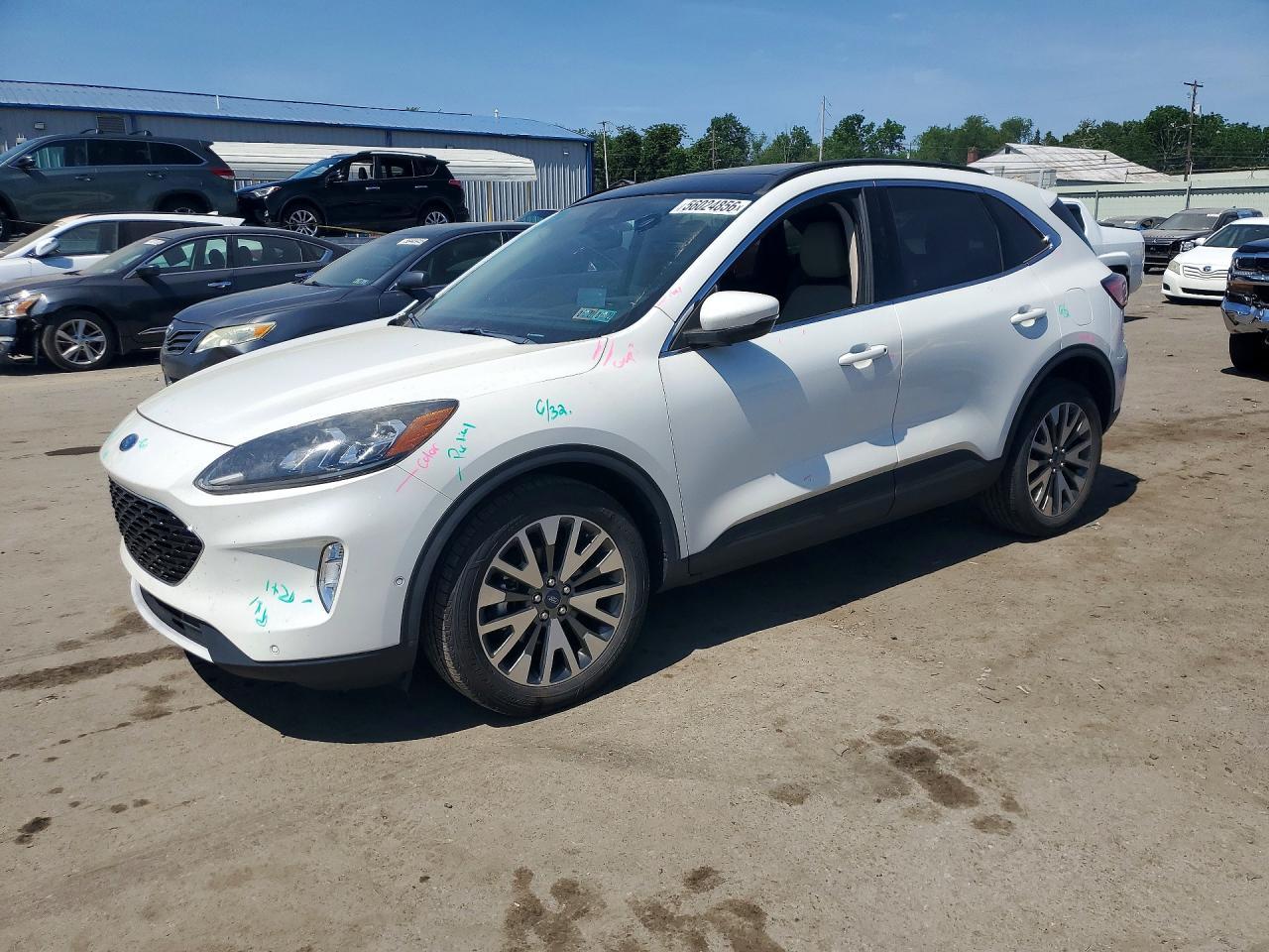 2020 Ford Escape Titanium - zdjęcie główne