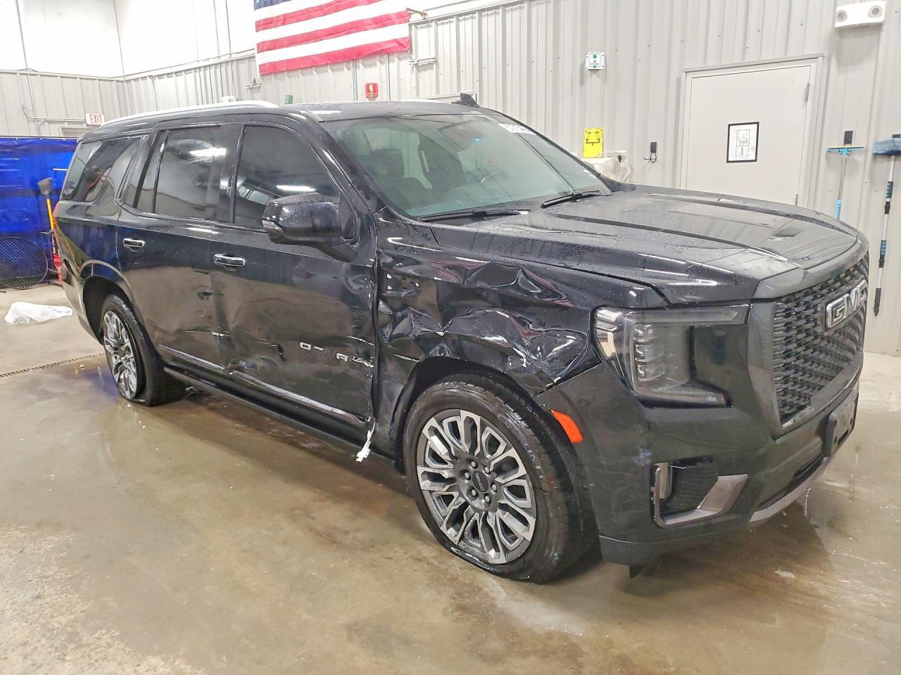 2023 GMC Yukon Denali Ultimate - zdjęcie 4