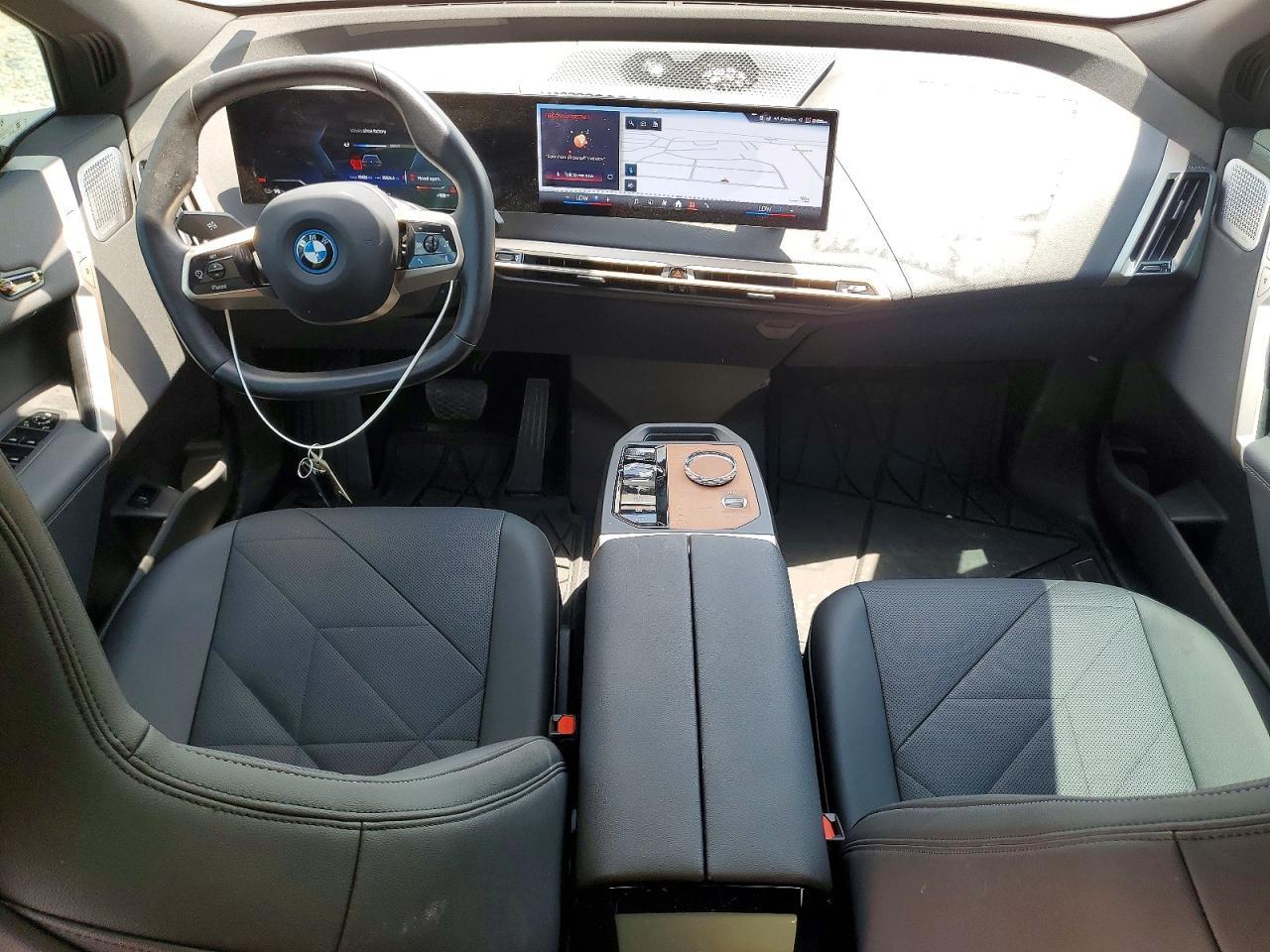 2024 BMW Ix M60 - zdjęcie 8