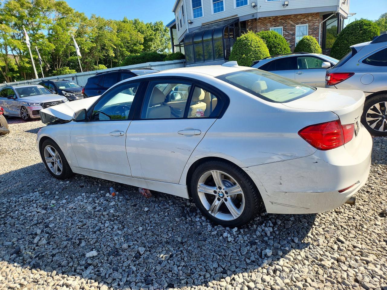 2014 BMW 320 I xDrive - zdjęcie 2
