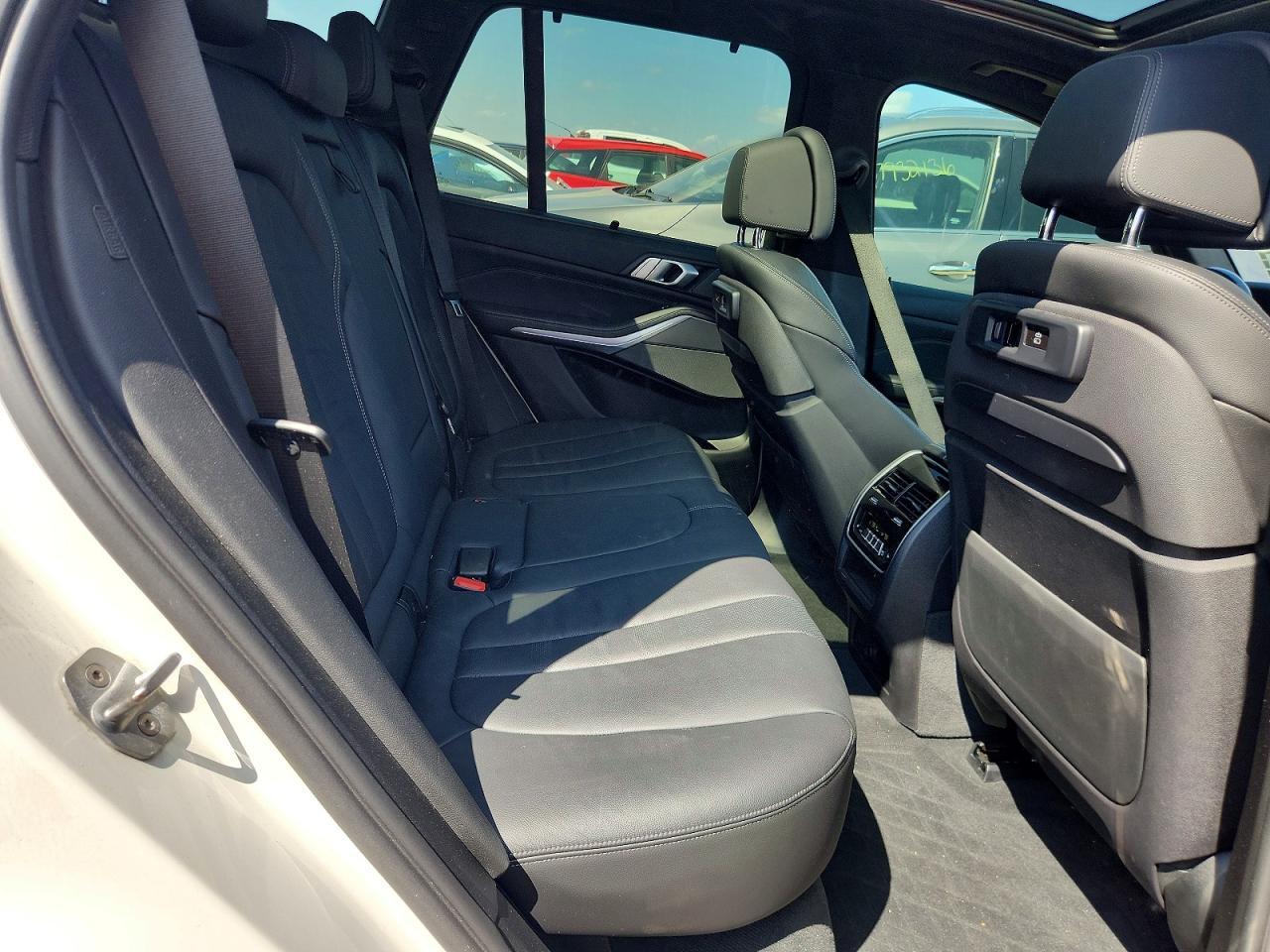 2019 BMW X5 xDrive50I - zdjęcie 10