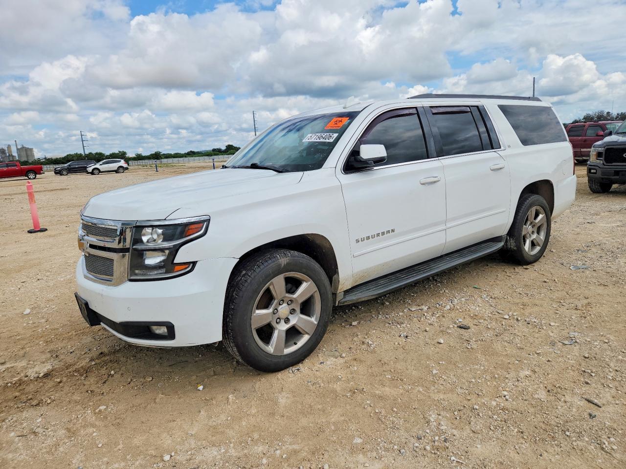 2016 Chevrolet Suburban C1500 Lt - zdjęcie główne