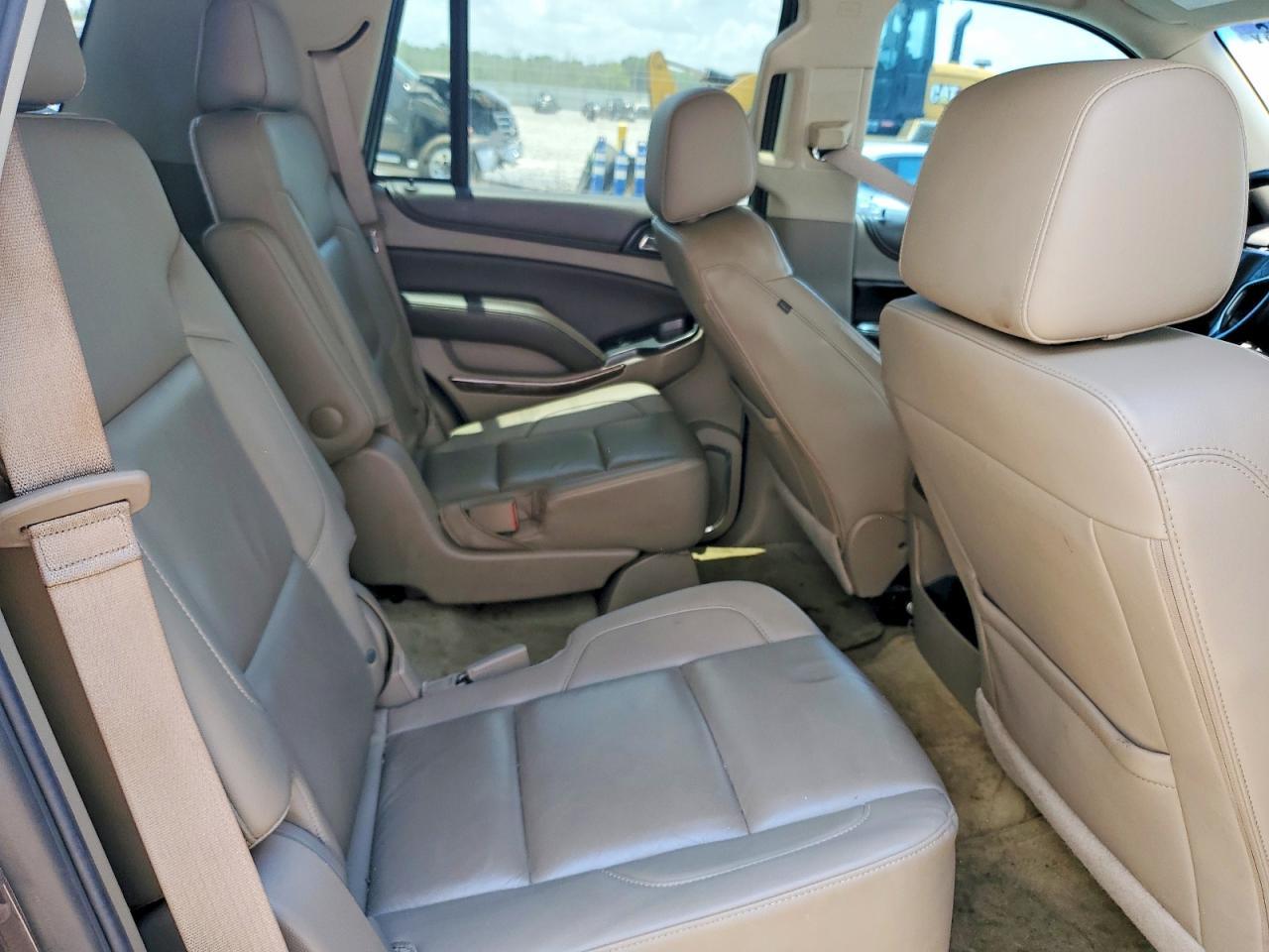 2016 Chevrolet Tahoe C1500 Lt - zdjęcie 10