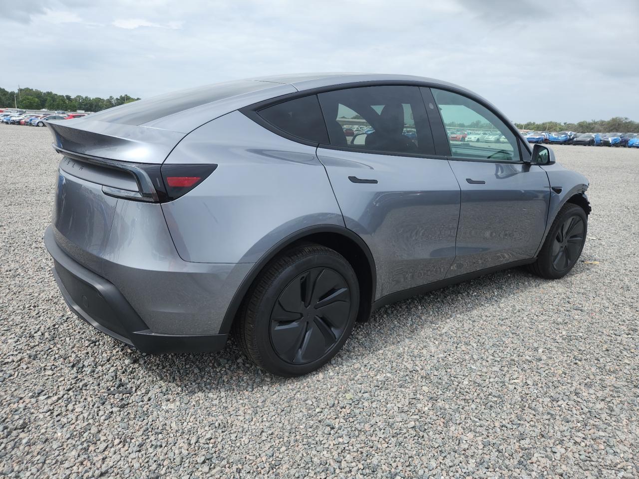 2026 Tesla Model Y - zdjęcie 3