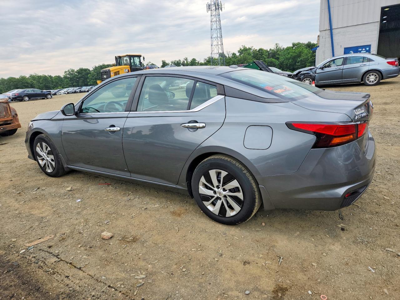 2020 Nissan Altima S - zdjęcie 2