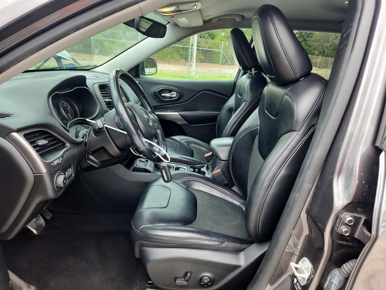 2021 Jeep Cherokee Latitude Plus - zdjęcie 7