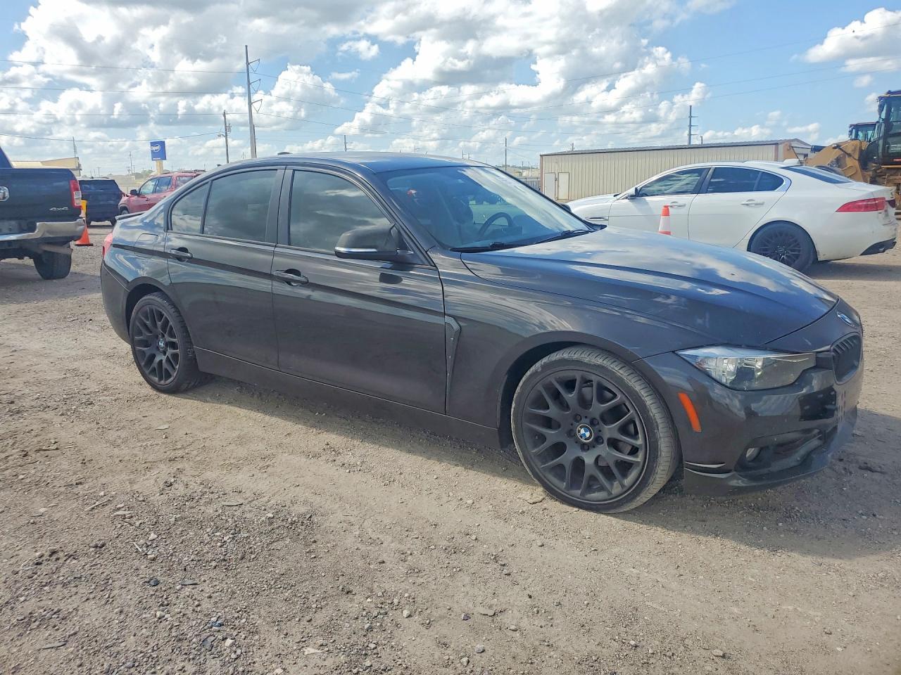 2016 BMW 320 I - zdjęcie 4