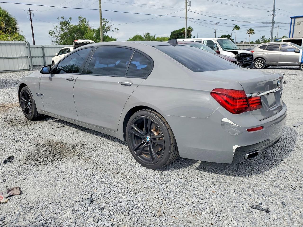 2015 BMW 740 Li - zdjęcie 2