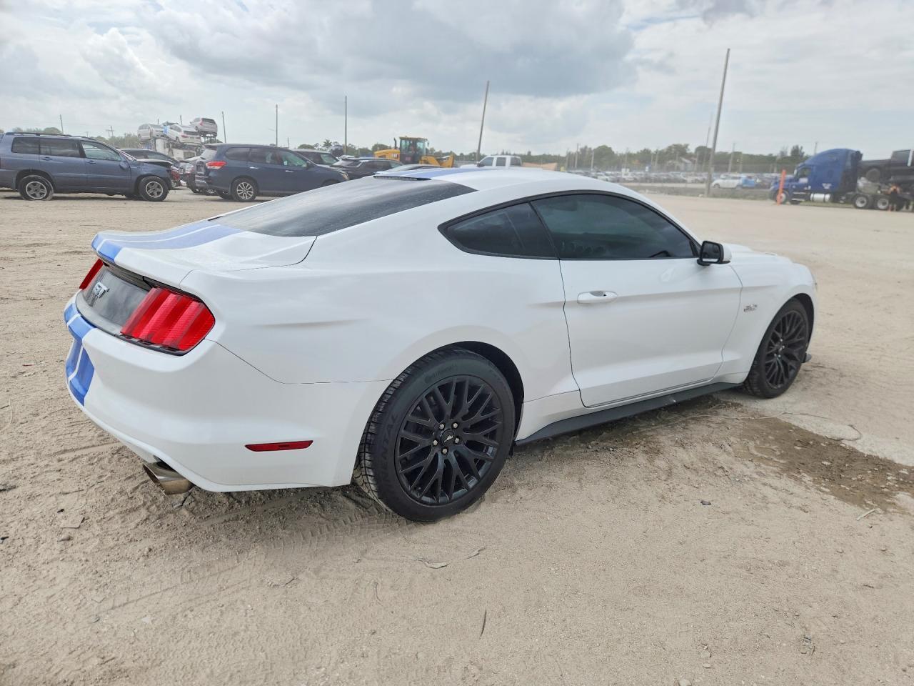 2017 Ford Mustang Gt - zdjęcie 3