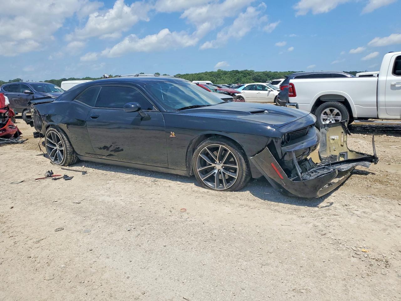 2015 Dodge Challenger R - zdjęcie 4