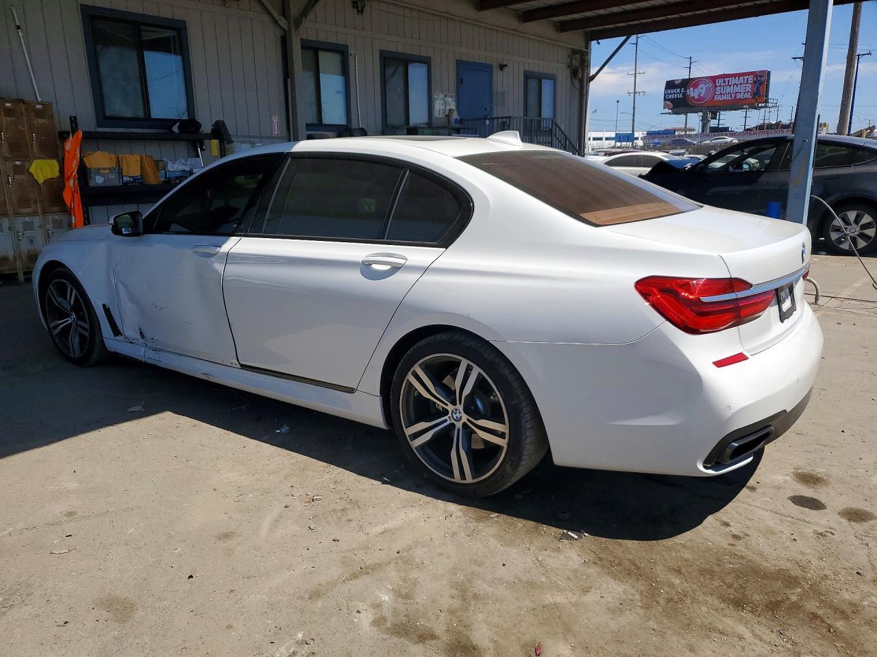 2016 BMW 740 I - zdjęcie 2