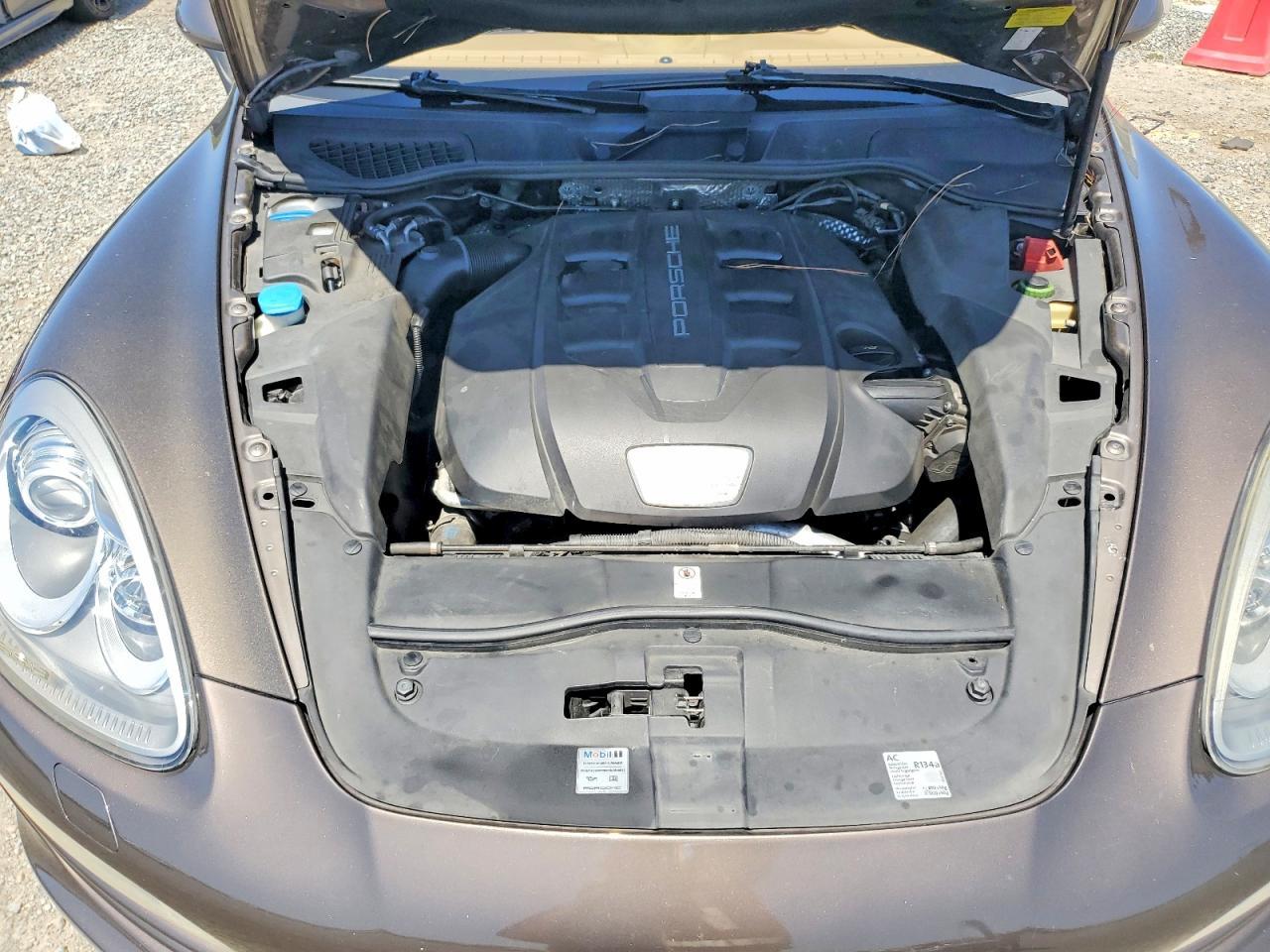 2014 Porsche Cayenne - zdjęcie 12