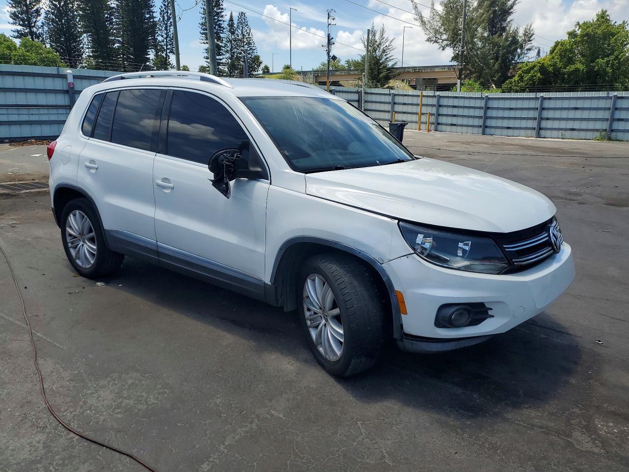 2013 Volkswagen Tiguan S - zdjęcie 4