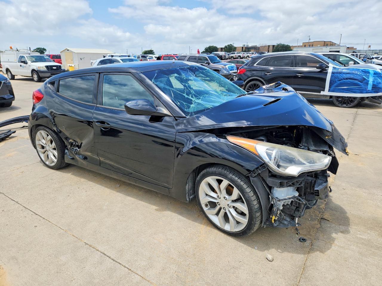 2015 Hyundai Veloster Base - zdjęcie 4