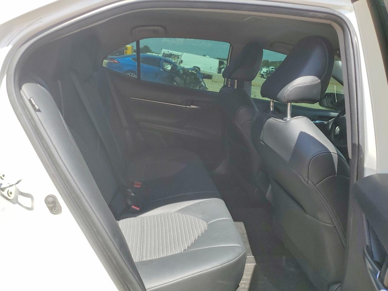 2022 Toyota Camry Se - zdjęcie 10