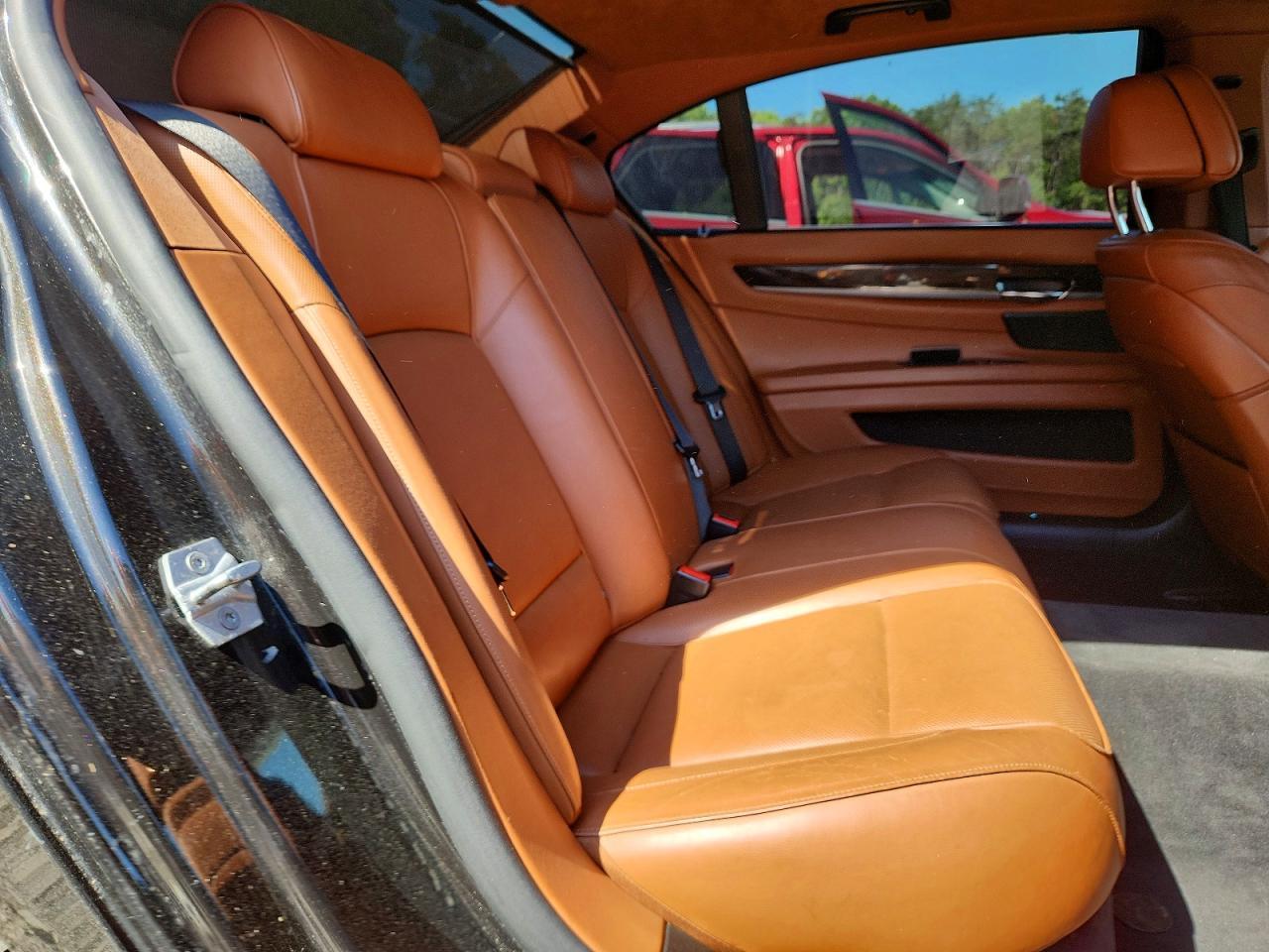 2015 BMW Seria 7 Alpina B7 - zdjęcie 10