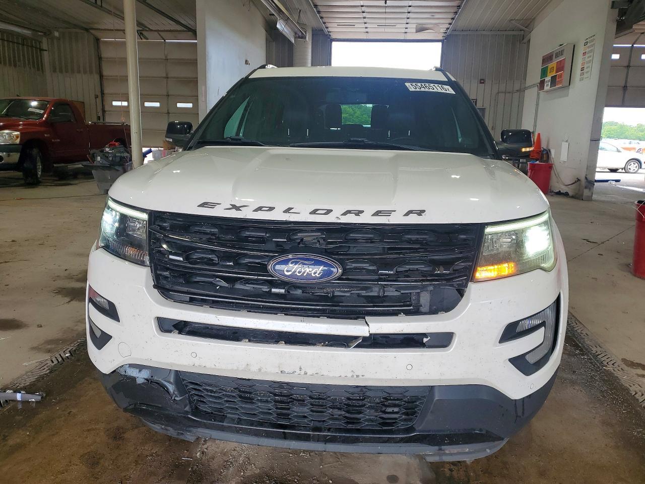 2017 Ford Explorer Sport - zdjęcie 5