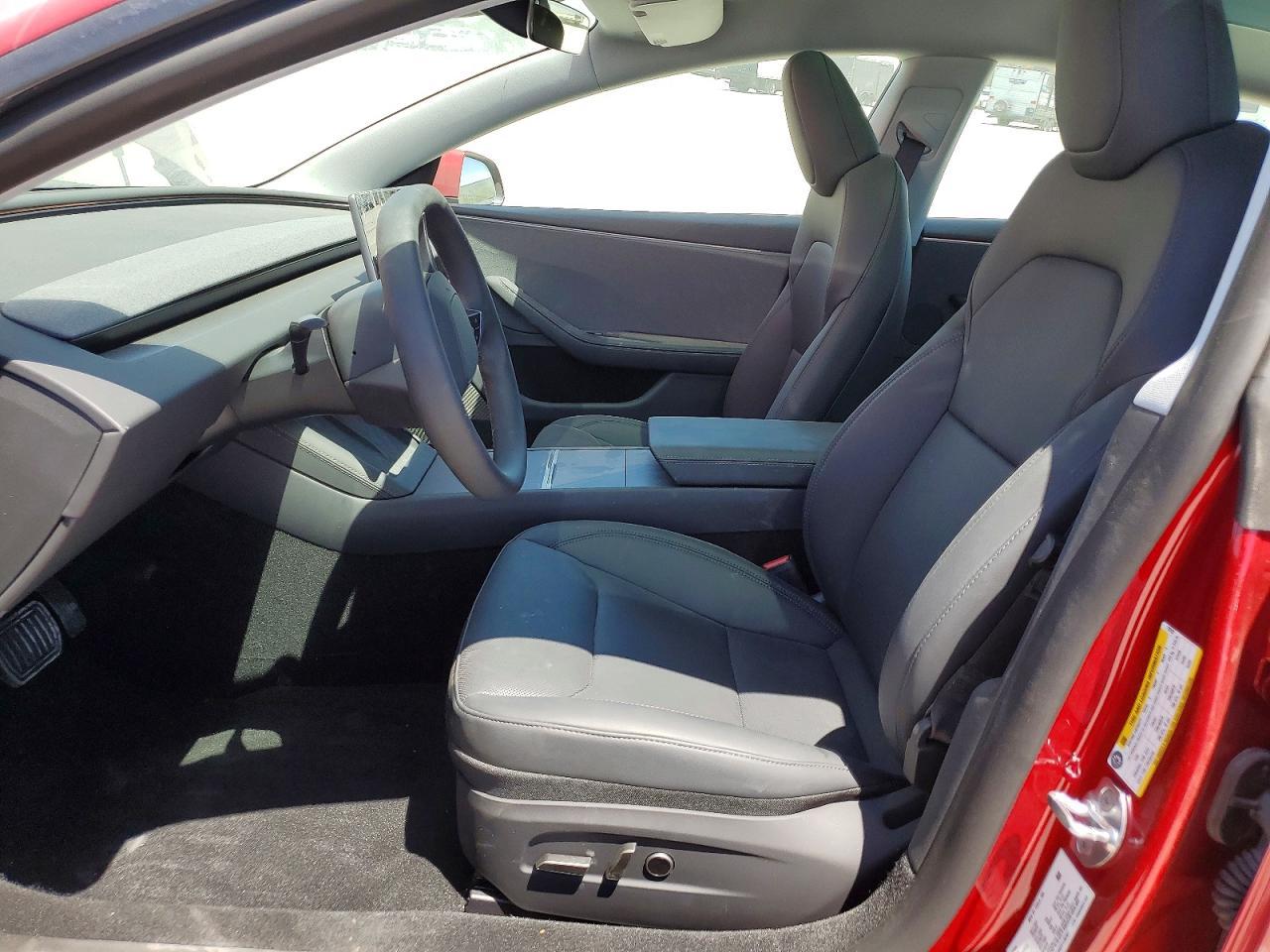 2026 Tesla Model 3 - zdjęcie 7