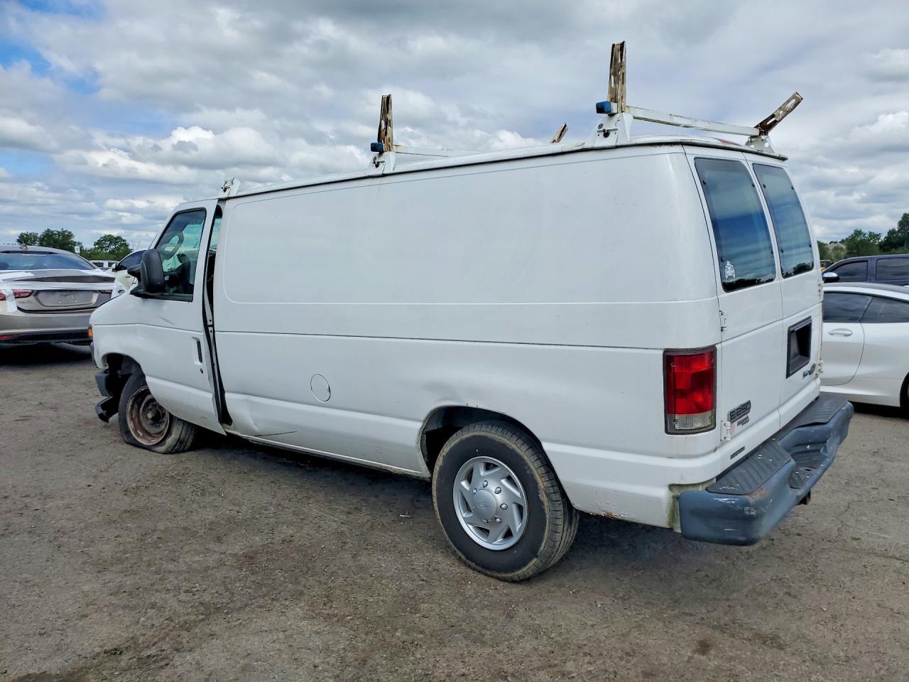 2013 Ford Econoline E250 Van - zdjęcie 2