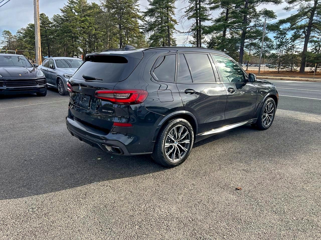 2021 BMW X5 xDrive40I - zdjęcie 4