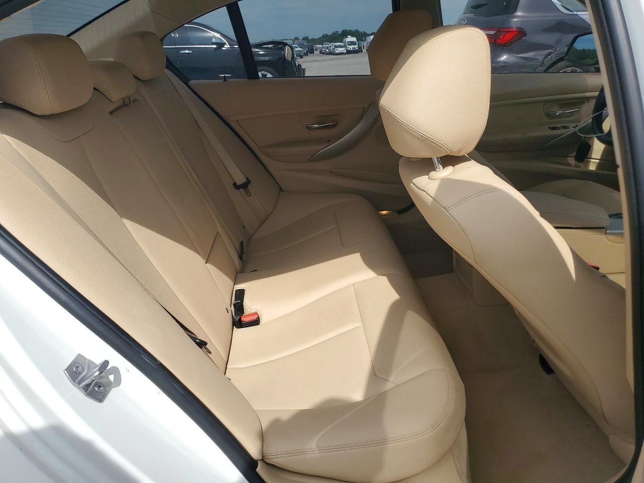 2014 BMW 320 I xDrive - zdjęcie 10