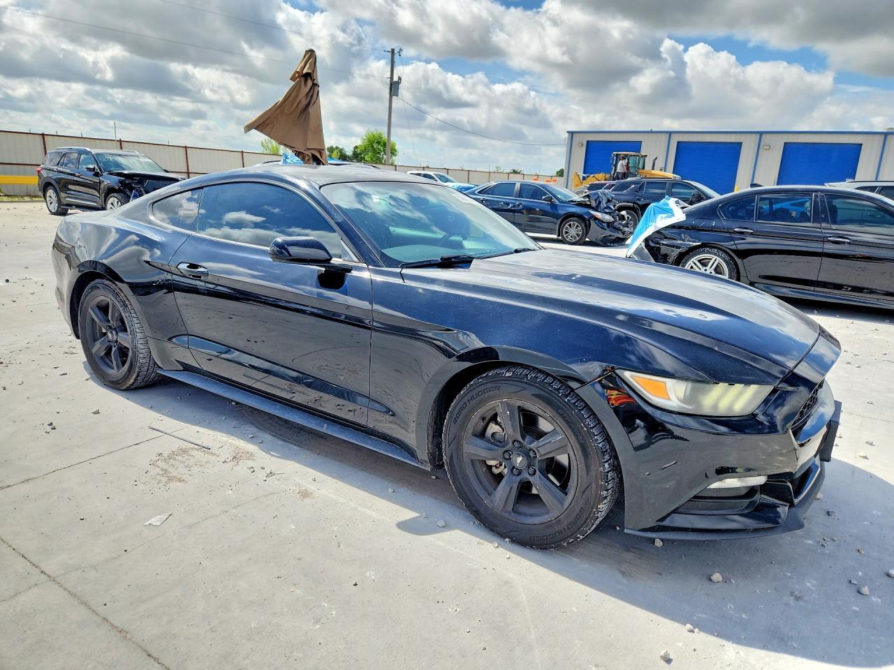 2017 Ford Mustang - zdjęcie 4