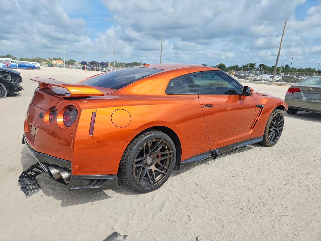 2018 Nissan Gt-R Premium - zdjęcie 3