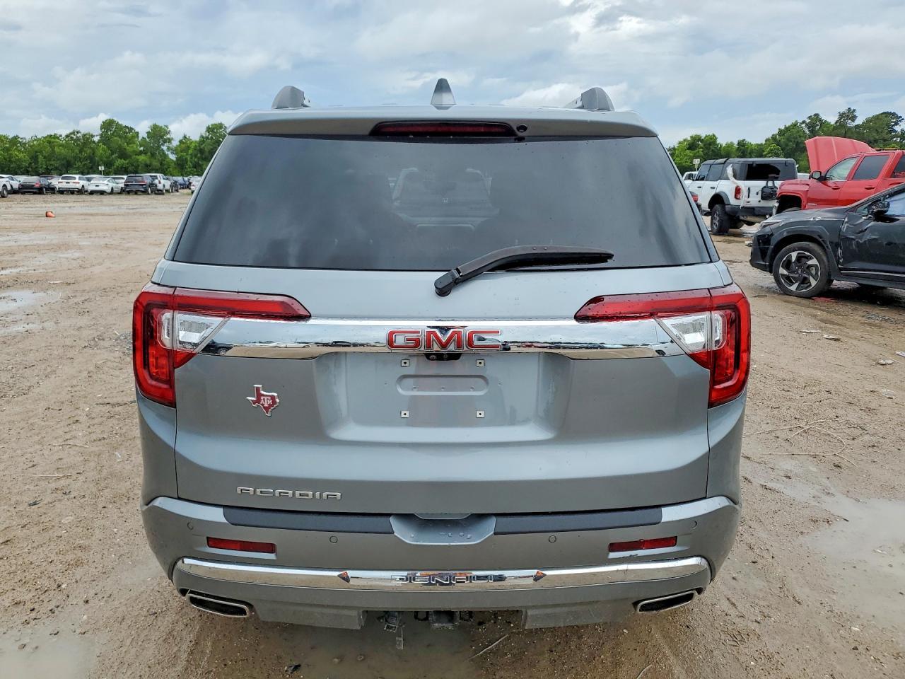 2023 GMC Acadia Denali - zdjęcie 6