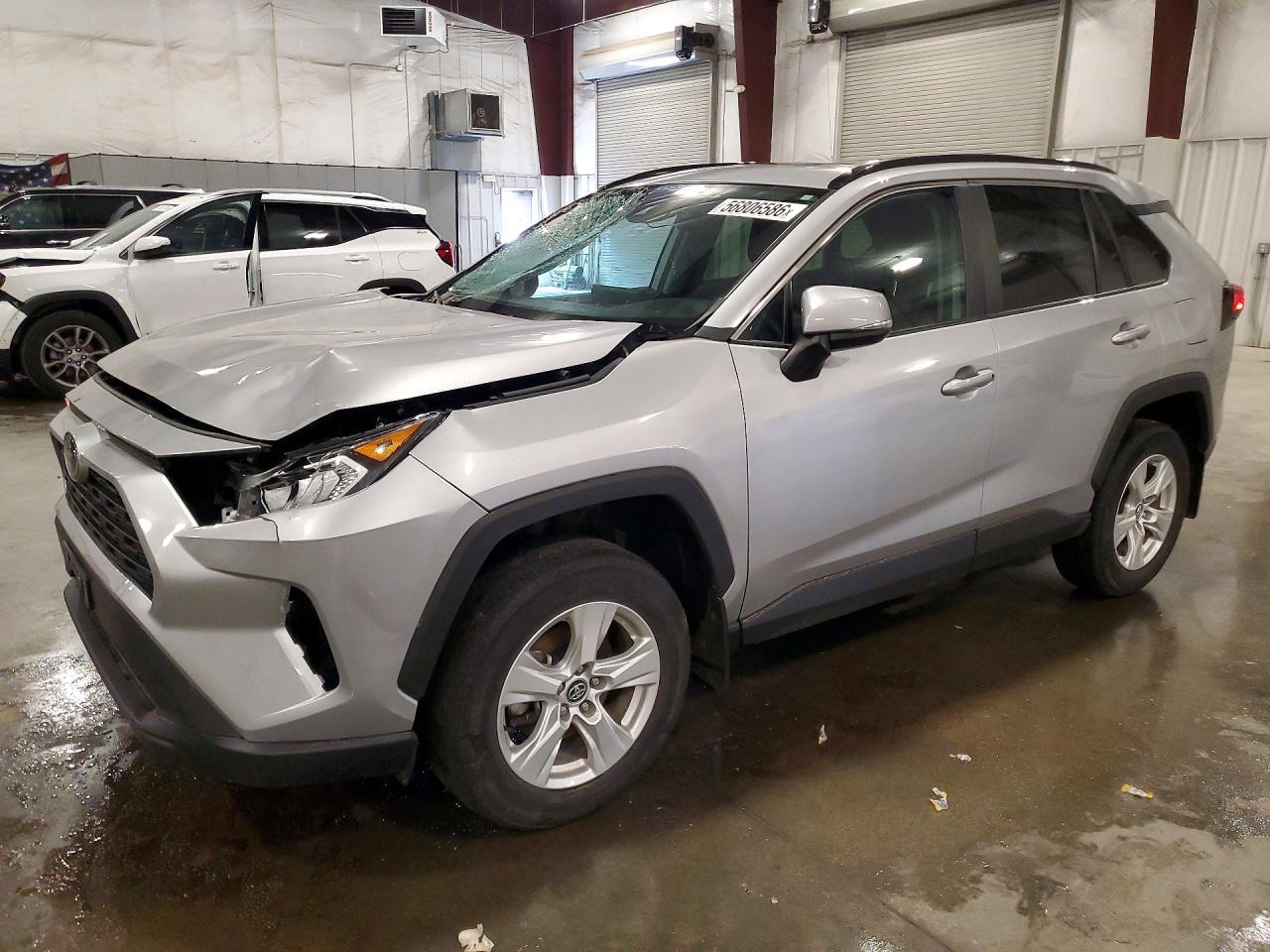 2020 Toyota Rav4 Xle - zdjęcie główne