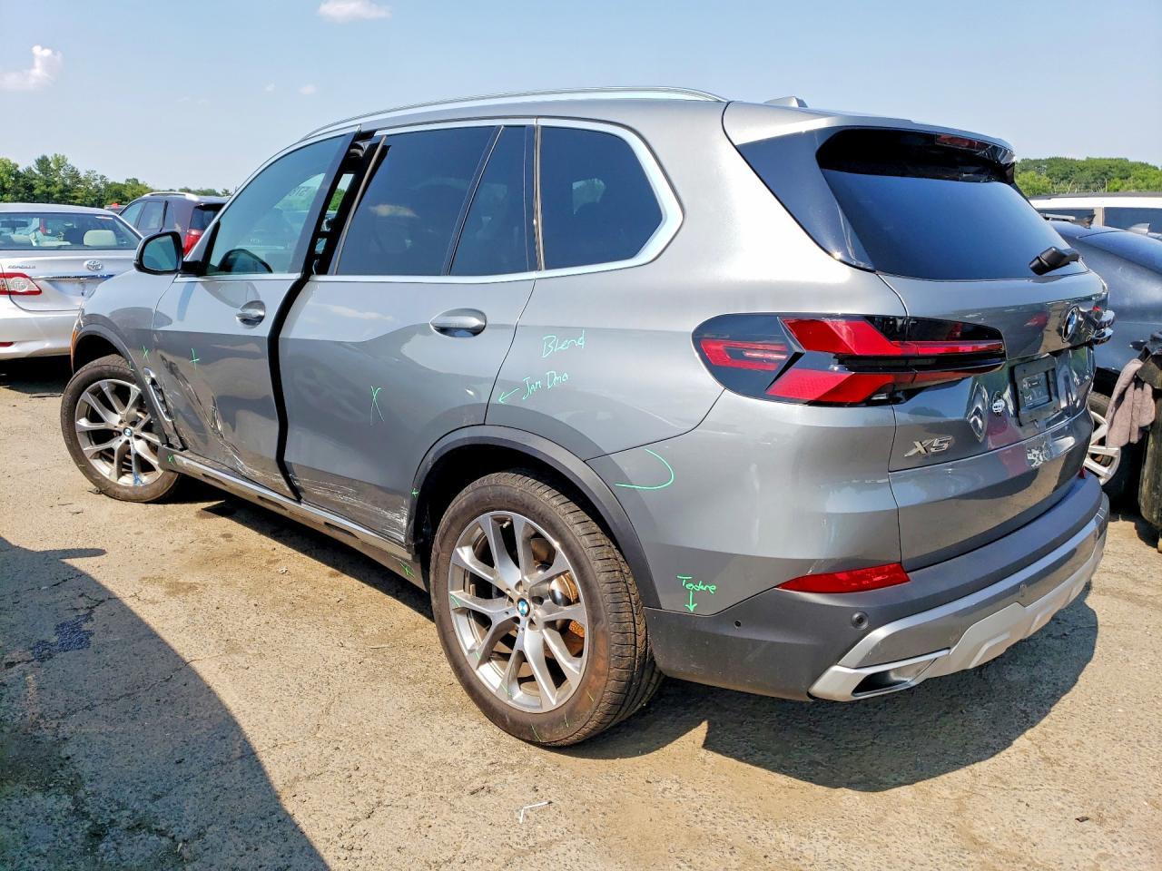 2025 BMW X5 xDrive40I - zdjęcie 2