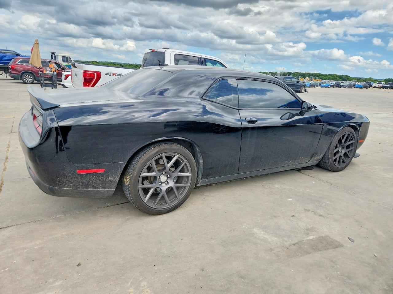 2016 Dodge Challenger R - zdjęcie 3