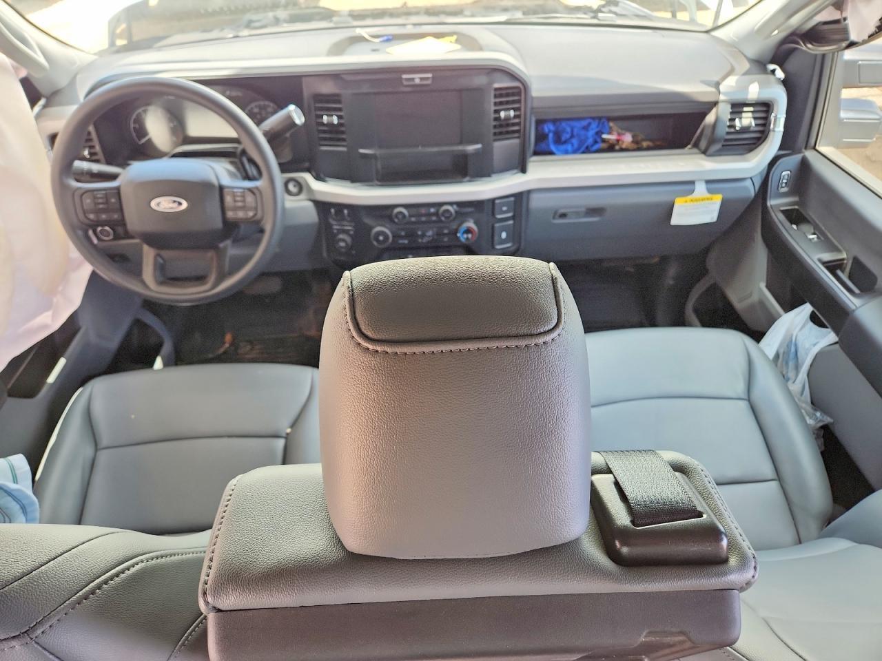 2025 Ford F350 Super Duty - zdjęcie 8
