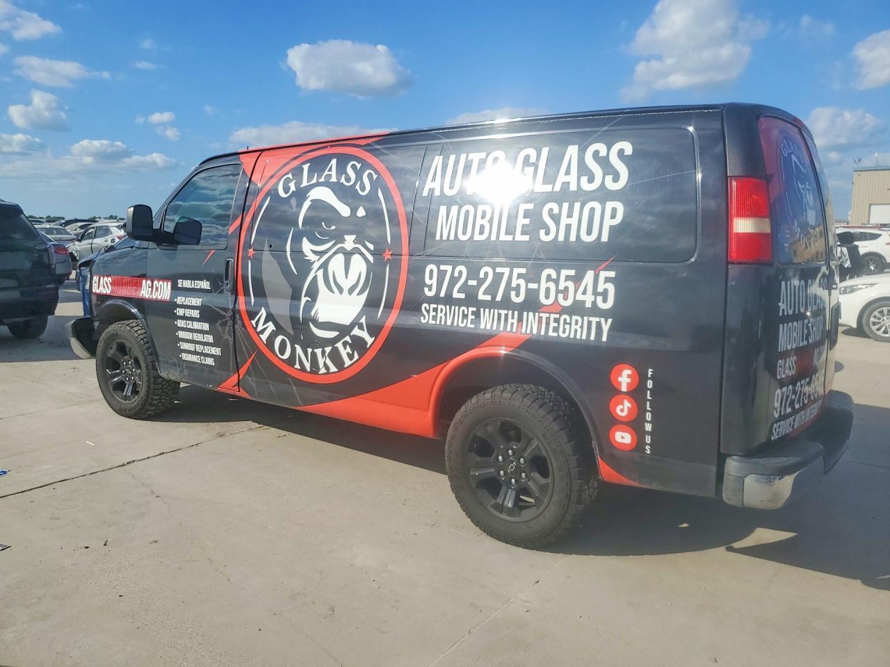 2014 Chevrolet Express G1500 - zdjęcie 2