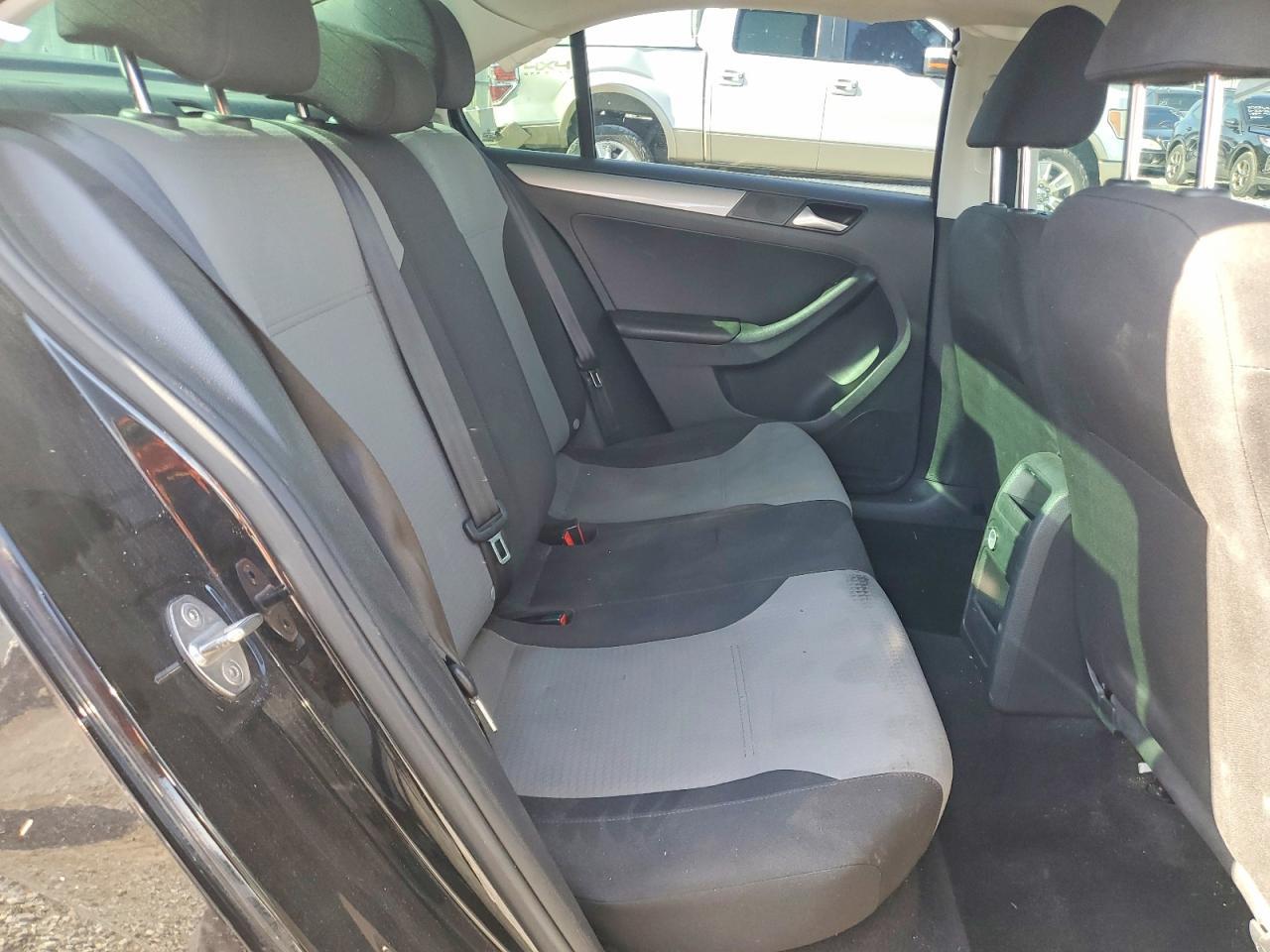 2017 Volkswagen Jetta S - zdjęcie 10