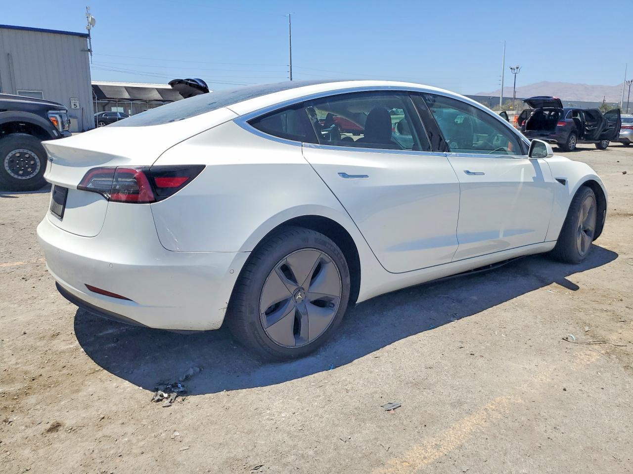 2020 Tesla Model 3 - zdjęcie 3