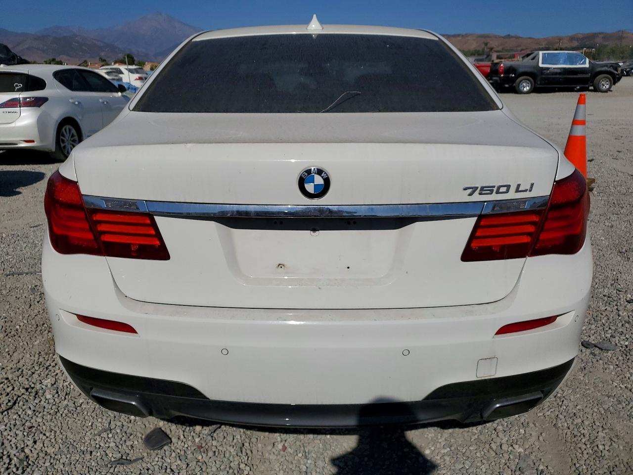 2015 BMW 750 Li - zdjęcie 6