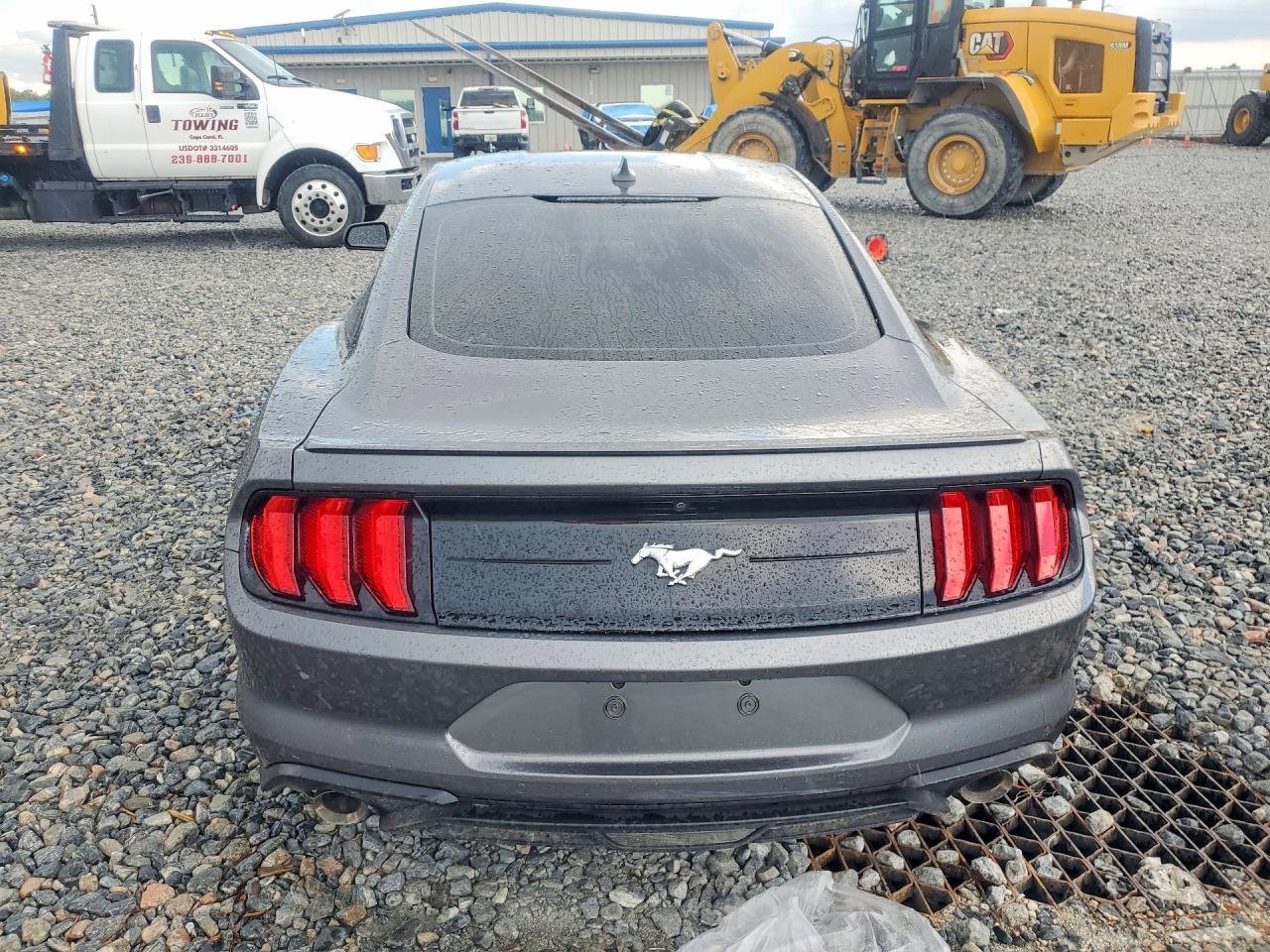 2023 Ford Mustang - zdjęcie 6
