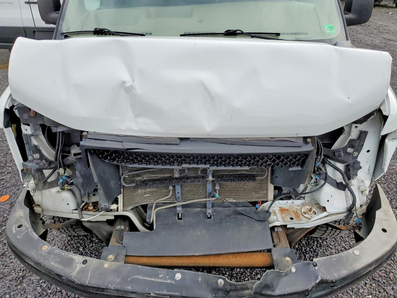2019 Chevrolet Express G2500 - zdjęcie 12