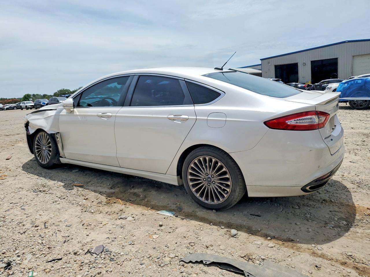 2013 Ford Fusion Titanium - zdjęcie 2
