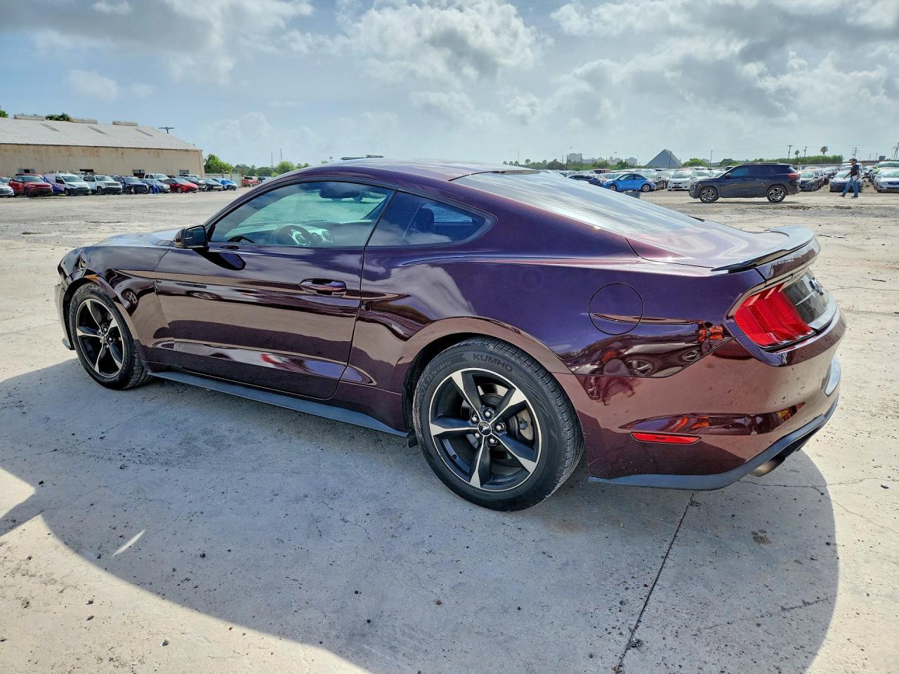 2018 Ford Mustang - zdjęcie 2