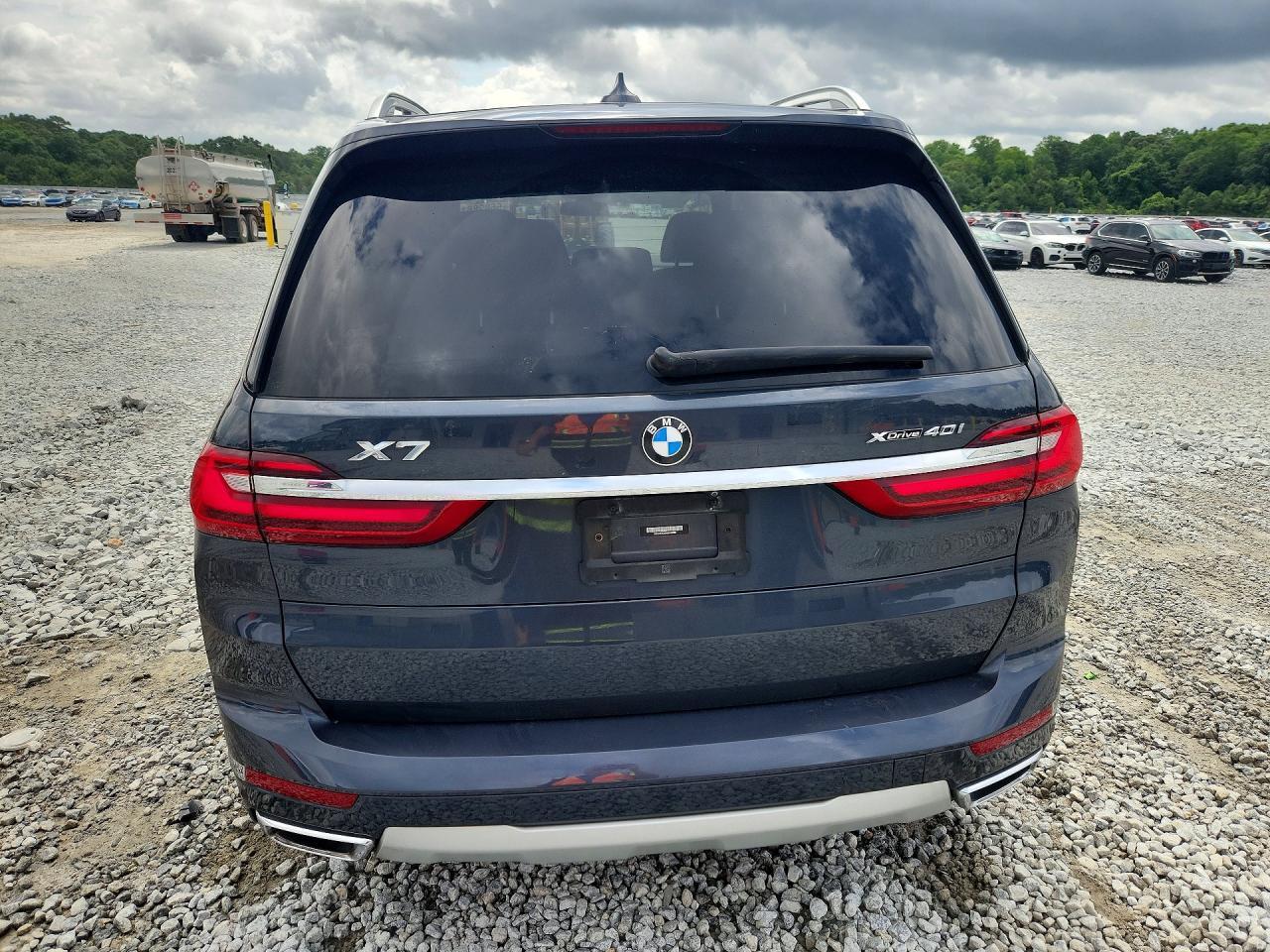 2022 BMW X7 xDrive40I - zdjęcie 6