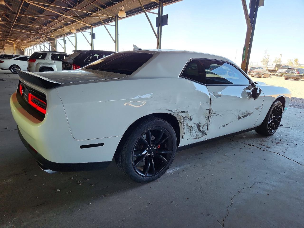 2016 Dodge Challenger Sxt - zdjęcie 3