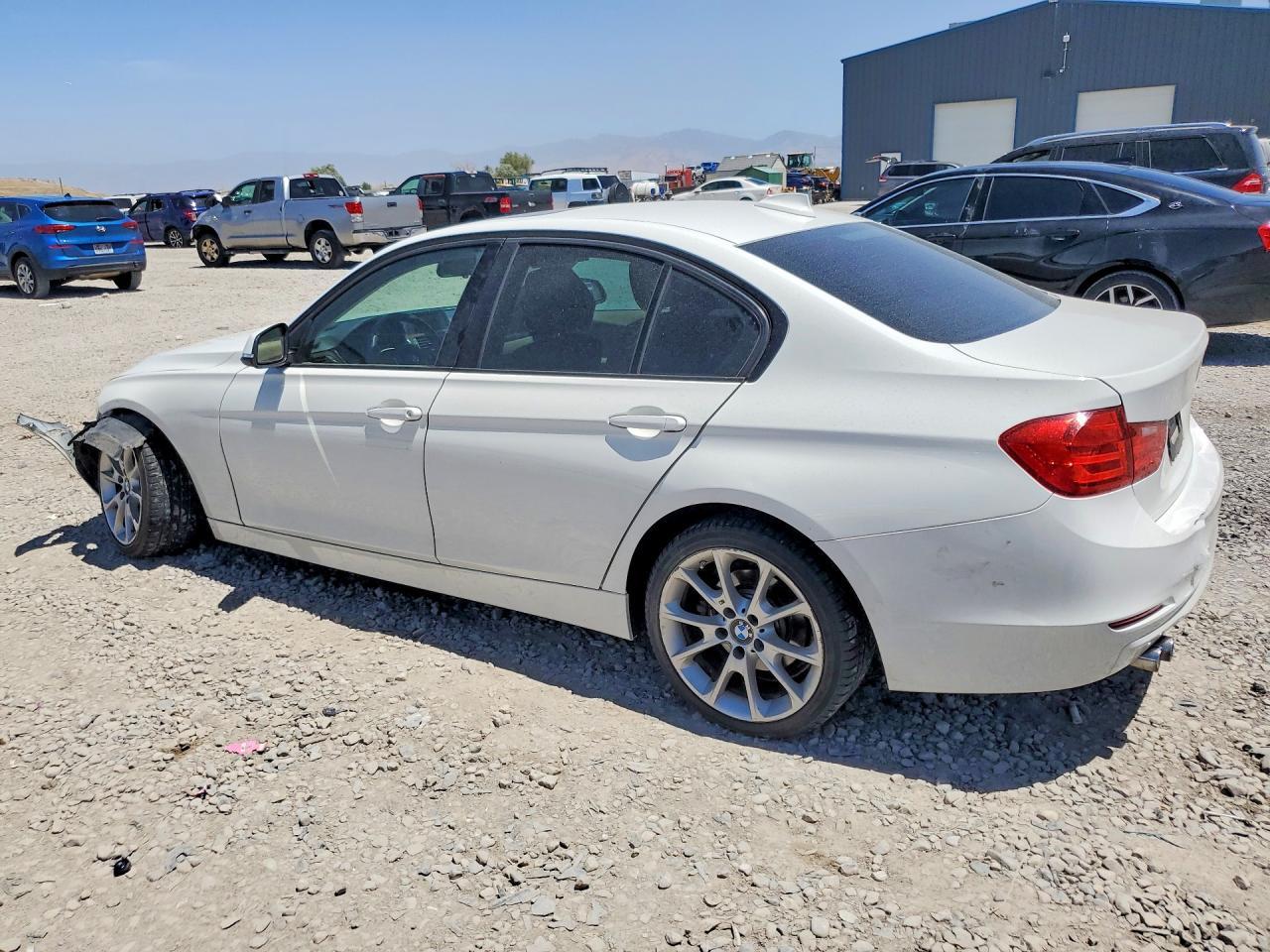 2015 BMW 328 I - zdjęcie 2