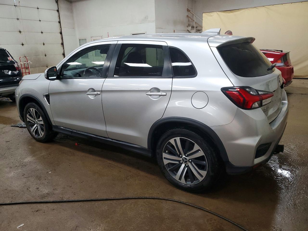 2020 Mitsubishi Outlander Sport Es - zdjęcie 2