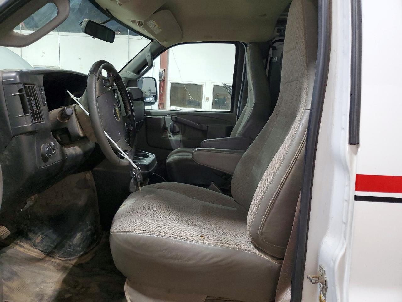 2017 Chevrolet Express G2500 - zdjęcie 7